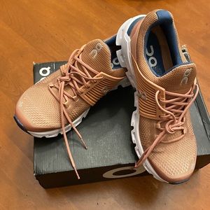 On-running  OC women's Cloudswift running sneakers in blush/denim size 9